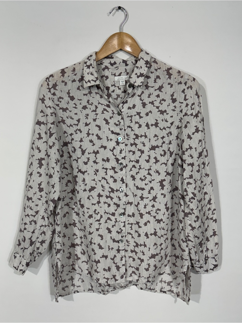 WSH27 {J. Jill} "Love Linen Essential Shirt" Petite White Floral Button Down